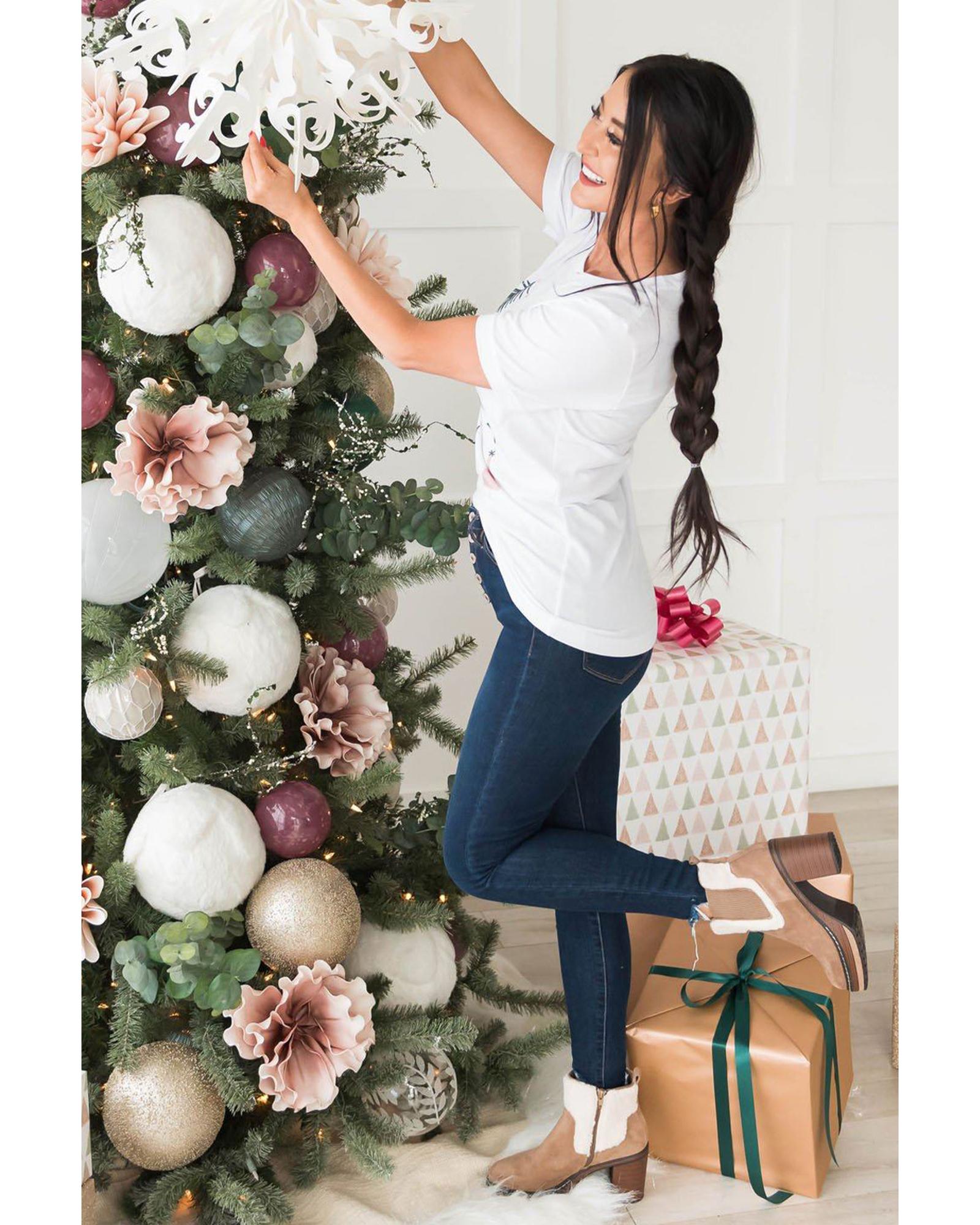 

Azura Exchange Christmas Tree Graphic Tee S белый