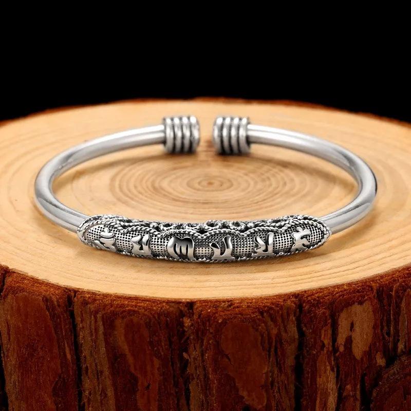 Six-Character Mantra Silver-Plated Hand-Carved Bracelet: Retro Heart Sutra Open Bangle for Men's and Women's Couple Jewelry.