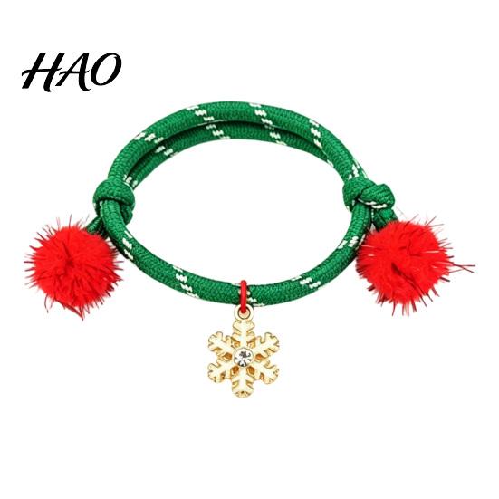 Cute Snowman Wrist Decor Christmas Bracelets, Red Green String Bracelet, Adjustable Rope Bracelet with Stackable Bell Charm And Tinsel Pom Poms,