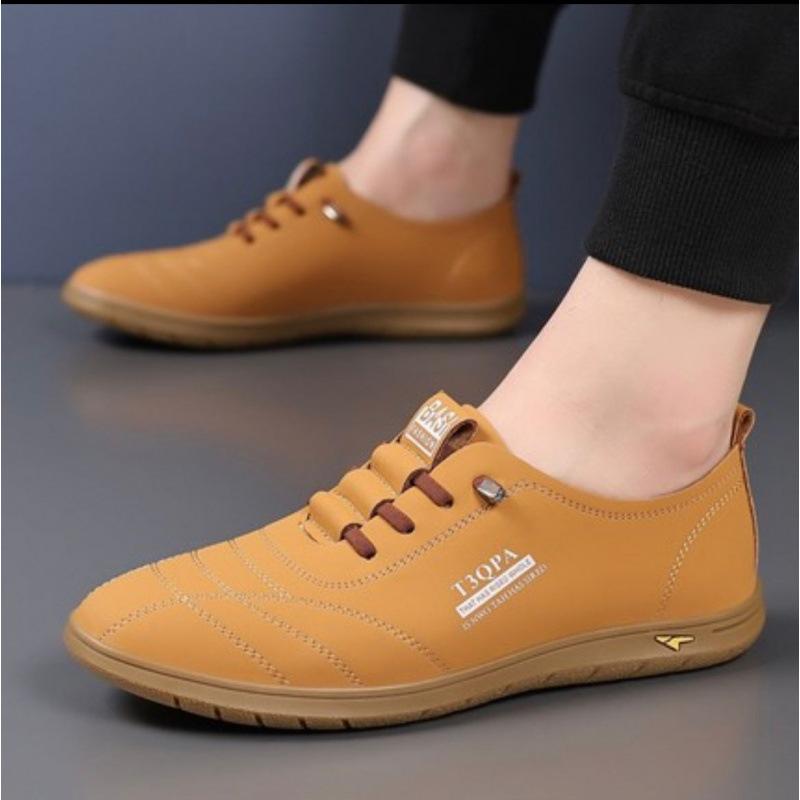 

2025 autumn new trend breathable soft sole one-pedal casual leather shoes fashionable versatile men s driving white shoes 44