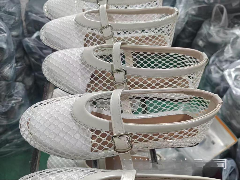 Plus Size Round Toe Fishnet Ballet Flats with Buckle - Women's Fashionable Flat Heel Shoes