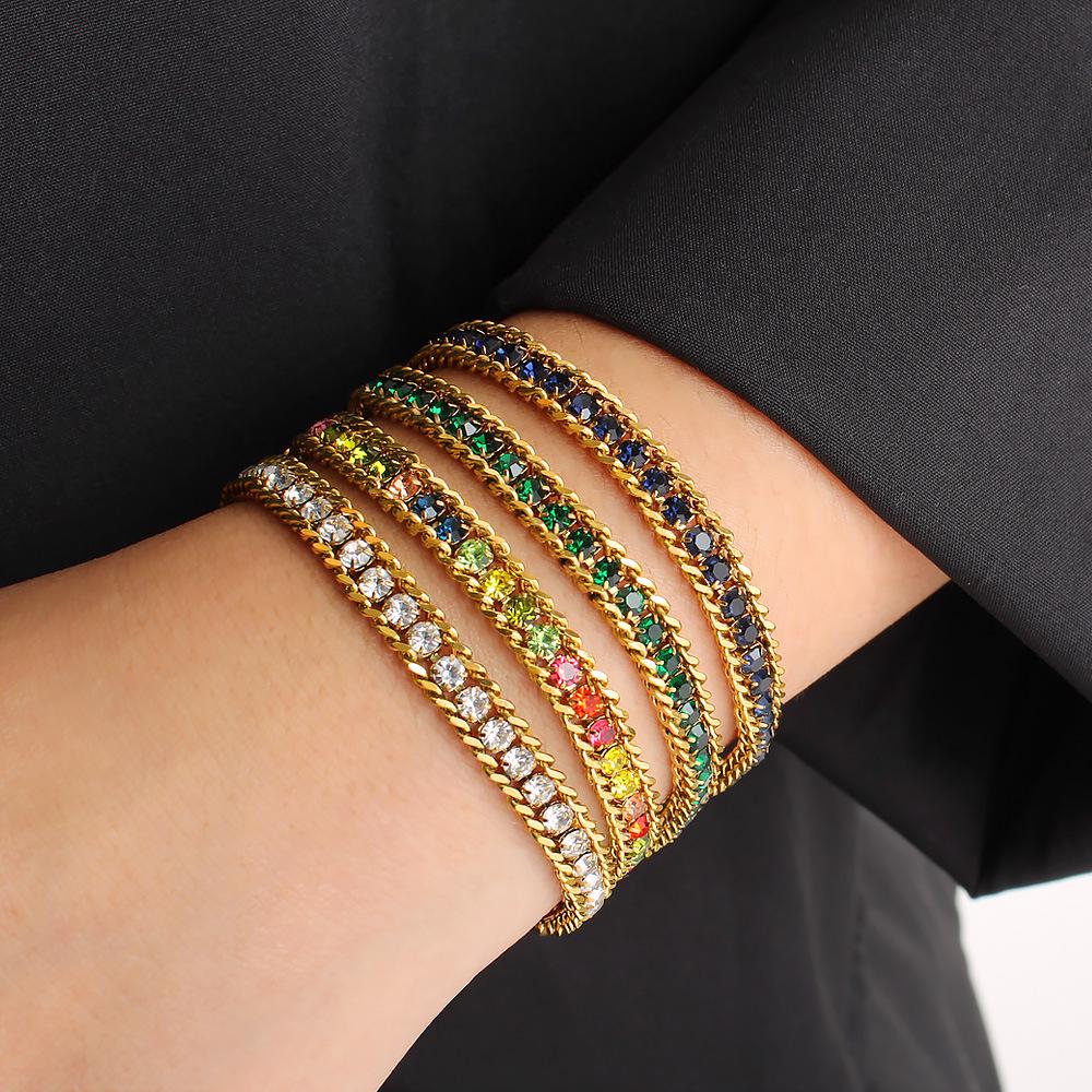 Pulsera en Capas de Acero Inoxidable y Oro de 18 Quilates con Circonita: Joyería Colorida y Versátil para Mujer