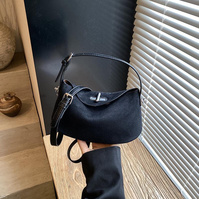 2025 Women's Retro Trendy Crossbody Dumpling Handbag: Versatile Frosted Single Shoulder Design.