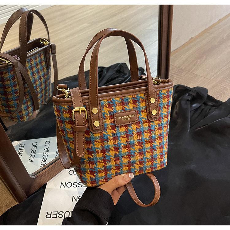 

Bucket bag women s new 2024 high-end sense niche super popular shoulder bag summer versatile messenger bag