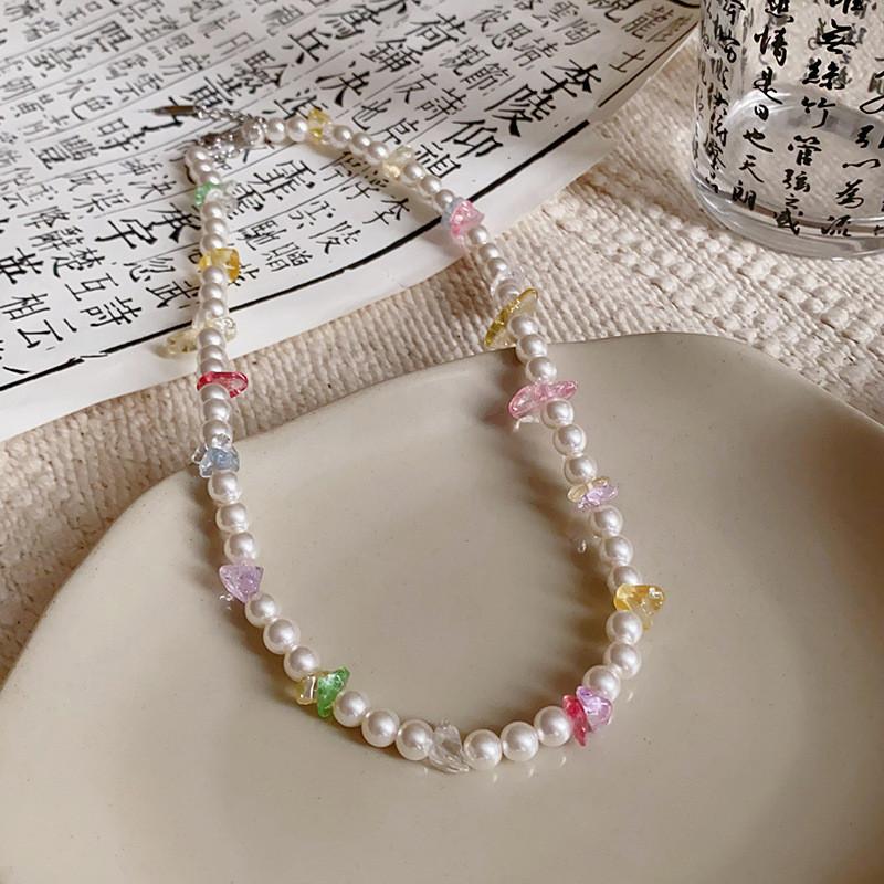 Simple Pearl Choker Necklace For Women With Imitation Pearls Design