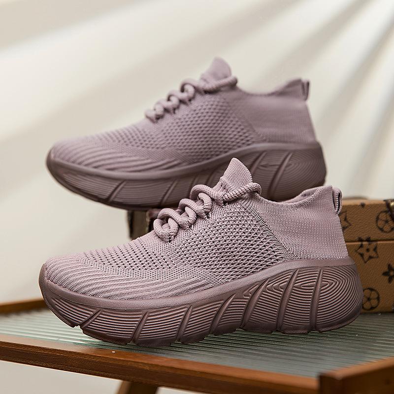 New casual single shoes large size soft sole breathable sports breathable shoes medium and low top socks shoes