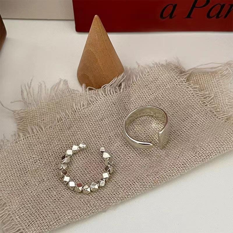 

2023 Новое кольцо Щедрое очарование Элегантное студенческое кольцо для девочек Праздничный подарок Кольцо из бисера Женский комплект 2 шт. Роскошное блестящее кольцо в стиле панк Y2K Модное кольцо для влюбленных серебряный