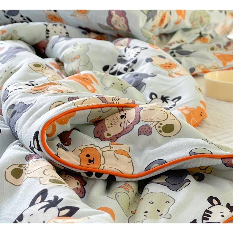 Lightweight Knitted Comforter Cute Cartoon Pattern Skin Friendly Thin Summer Quilt Air Conditioner Duvet for Home