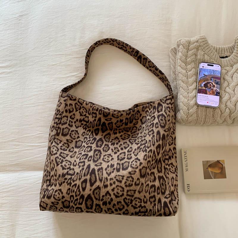 2025 fashion trend casual simple personality large capacity bag autumn new women's texture shoulder tote bag