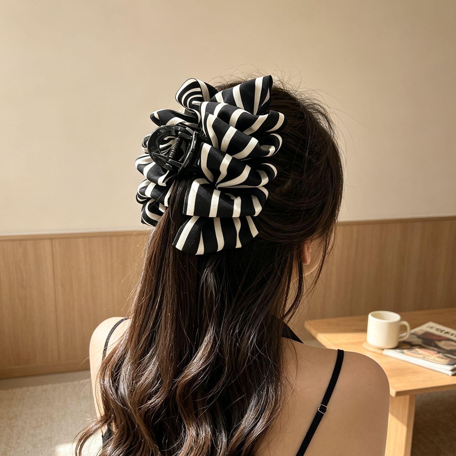 Women s, Large Clip for Bun Updo, Cute Fashion Hair Accessory One Size чёрный
