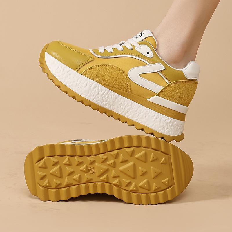 Increase height in autumn Women's new shoes Lightweight sports and leisure shoes Children's shoes Versatile