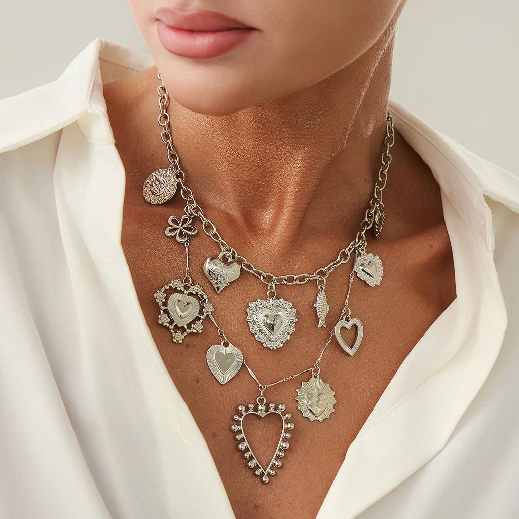 Sweet And Cool Wind Metal Lava Love Pendant Necklace, Personalized Design Peach Heart Collarbone Necklace