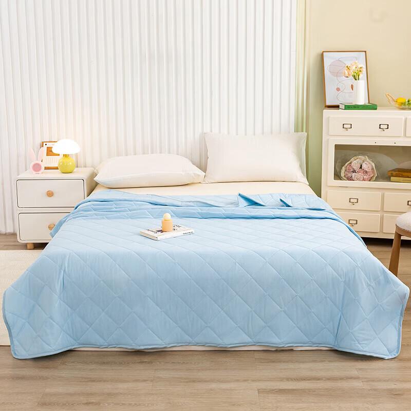 

Louis Kellog Good Cool Duck Cooling Quilt