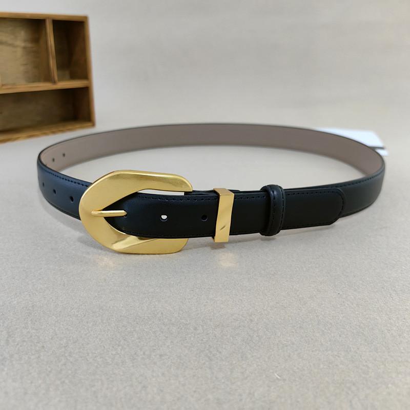 Minimalist Leather Waist Belt With Metal Pin Buckle For Daily Style