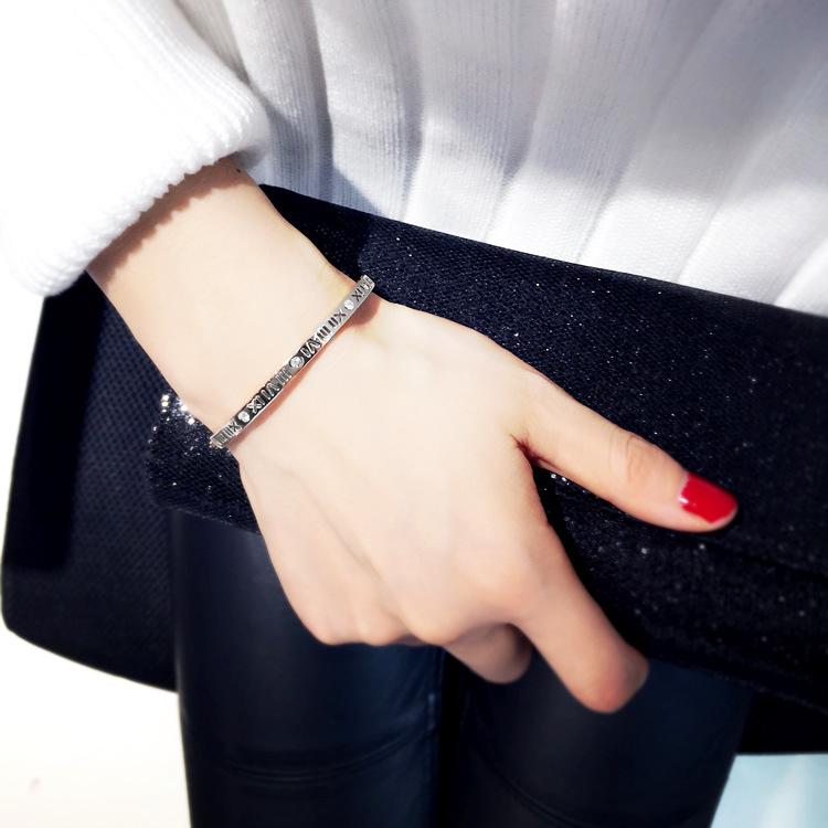 Titanium Steel Bracelet Fashion Personality Roman Character Do Not Fade Bracelet Simple Women's Bracelet Accessories Men's