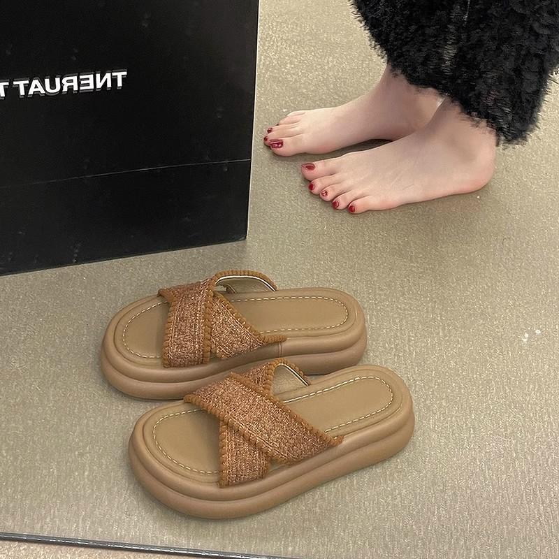 Fashion and comfortable outer wear, muffin heightening sandals women's 2025 summer new models, all-match beach slippers