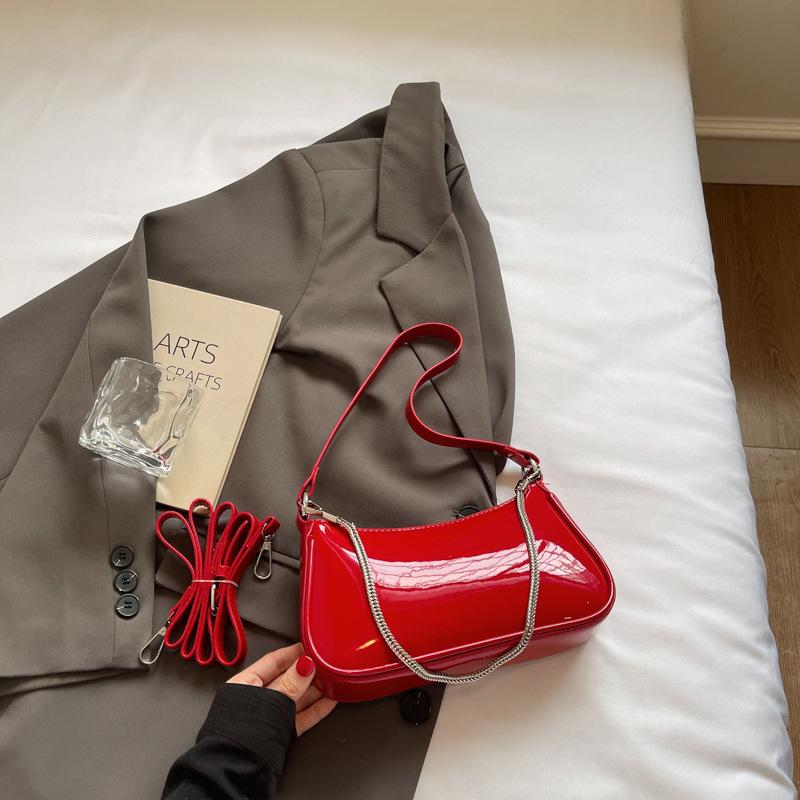 Korean version of simple high-value shoulder bag 2025 summer new chain fashion underarm popular hand carry messenger women's bag