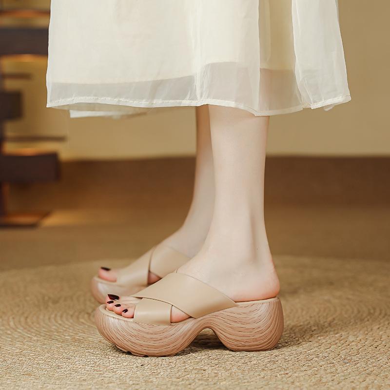 Retro Vacation Style Soft Bottom Cool Slippers Women's Summer New Cross with Thick Bottom Slope Heel Wear High Heel Roman Sandals
