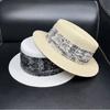 2026 Korean Version of Fashion Small Edge Straw Hat Women's Summer Sweet Straw Woven Flat Top Top Top Top Hat Shopping Photo Sun Protection Hat