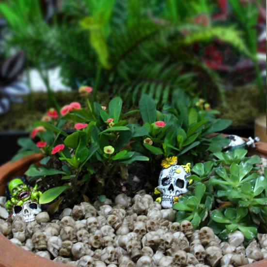 20 Stück Totenkopf-Ornamente, exquisite realistische Kunstharz-Mini-Schädel-Figuren für Foto-Requisiten, Halloween-Dekorationen