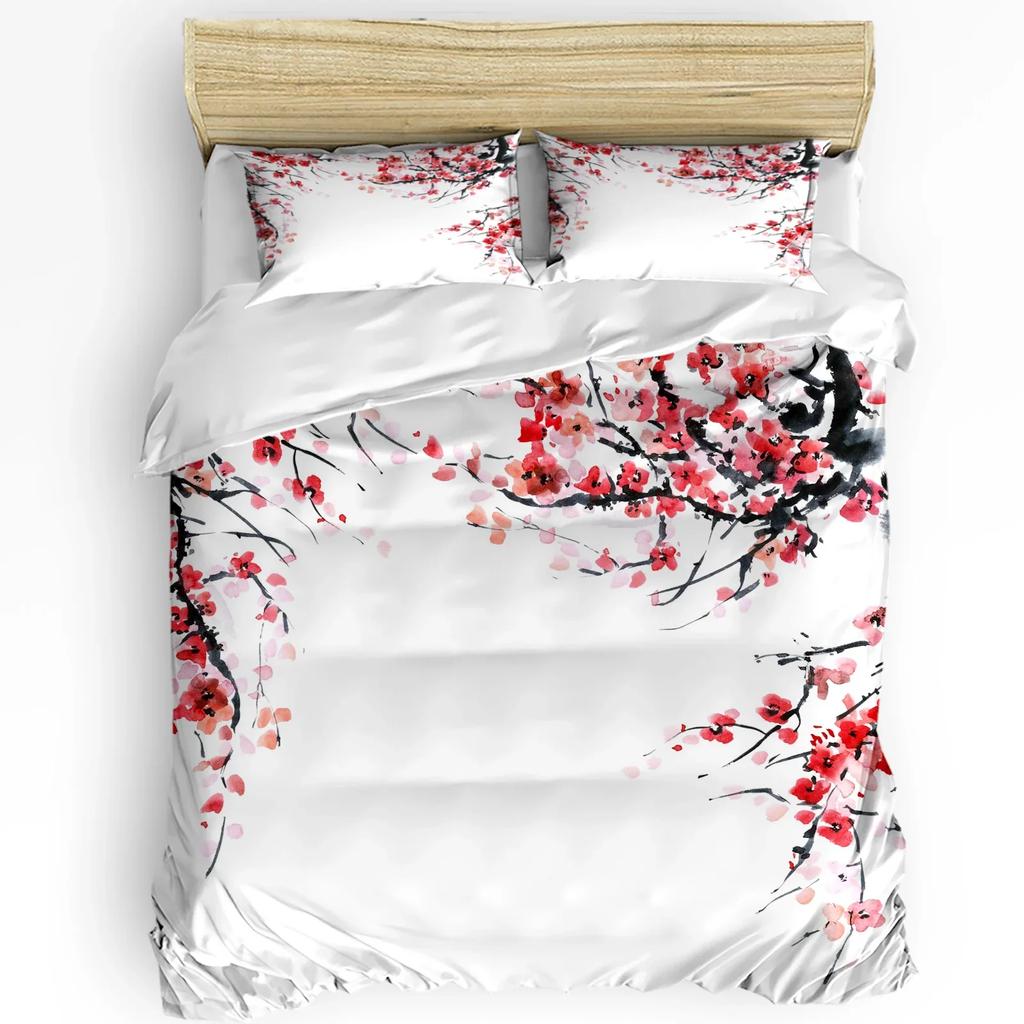 Täcke med örngott i kinesisk stil med plommonblommor, skata och karp. Anpassad 3-delars sängklädesset. Påslakan för dubbelsäng, hemtextil.