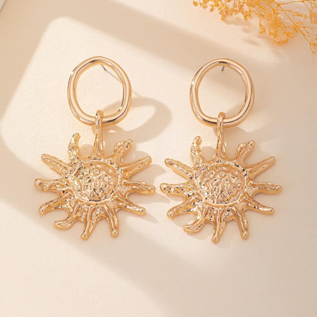 European & American Vintage Star Sunflower Earrings: Trendy French Statement Jewelry for Women