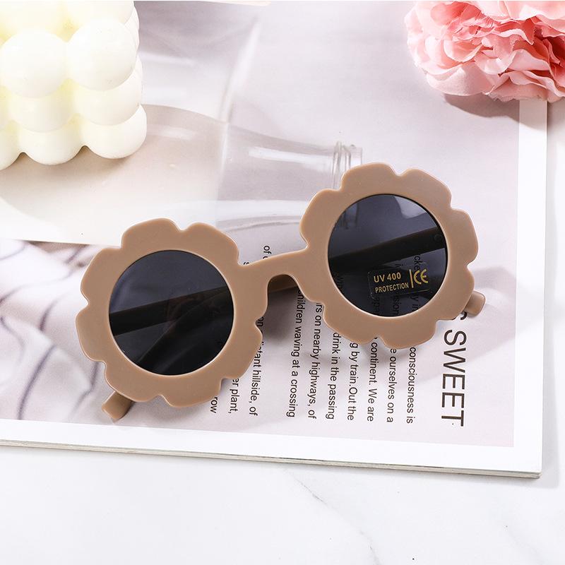 

Солнцезащитные очки для детей от 2 до 10 лет, круглые милые детские солнцезащитные очки с цветком солнца для мальчиков и девочек, защита UV400, детские милые конфетные очки 2-10 Years old кофейный