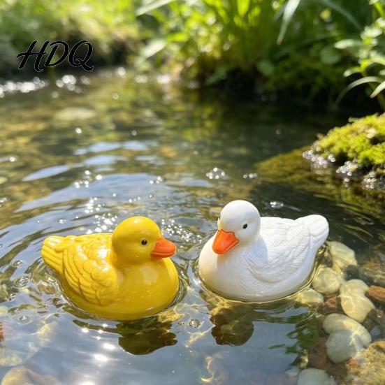 Landscaping Duck for Garden Pools Floating Resin Figurine Realistic Yellow Statue Simulation Animal Ornament Fish Tanks Outdoor Pond Garden Lawn,