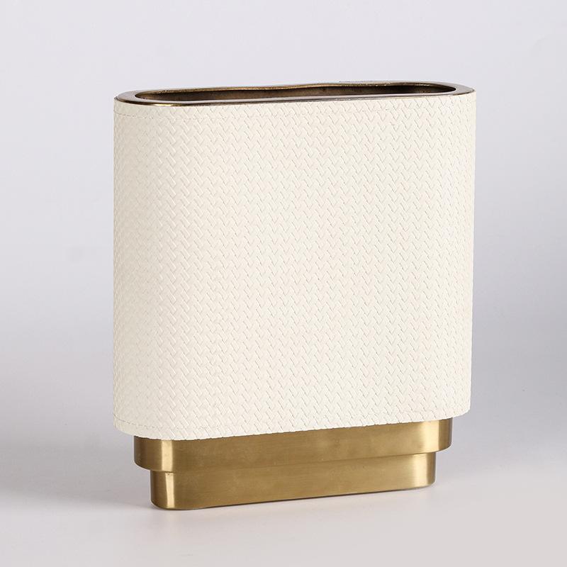 

Современный минималистский плоский металлический цветочный сосуд овальный креативный кожаный ваза настольное украшение свет роскошная модель украшение комнаты