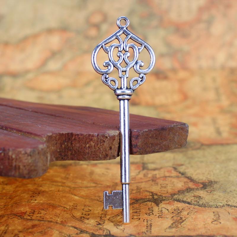 30Pcs/Set Key Shape DIY Skeleton Antique Silver Alloys Vintage Antique Bronze Plated Santa Keys Pendants