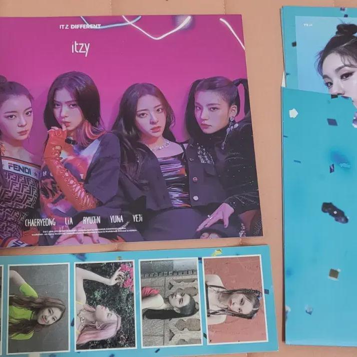 

Itzy Icy Pre-edition Daladala Photobook Postcard 4 Cut Set