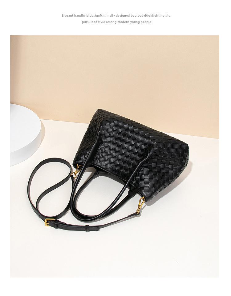 Borsa a Spalla Intrecciata a Forma di Raviolo di Nicchia di Alta Gamma Primavera/Estate - Design Semplice, alla Moda Sotto l'Ascella