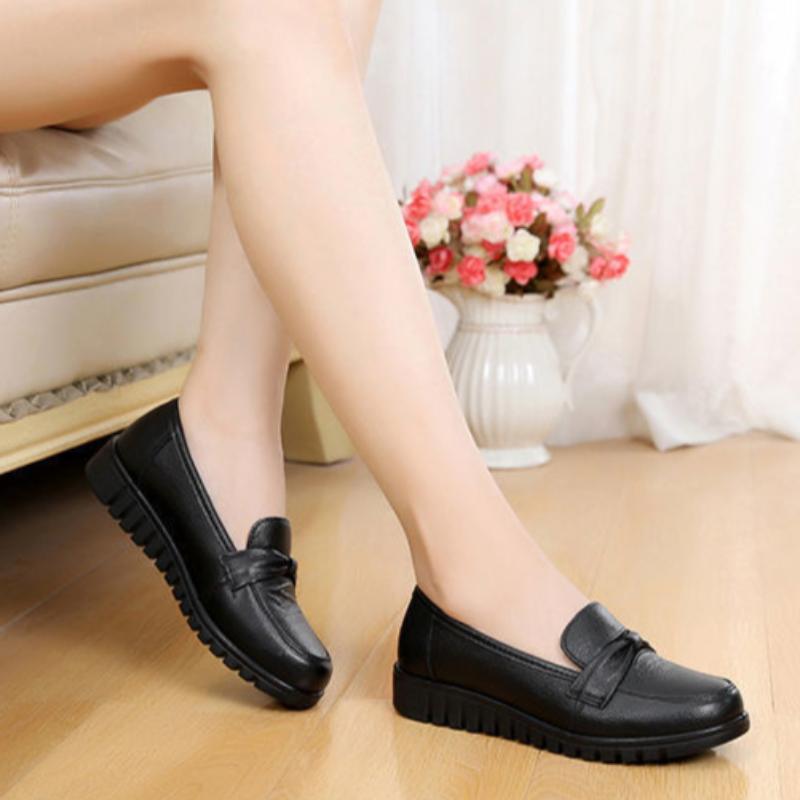 Spring Women's Shoes Low-top Round-toe Loafers Waterproof Moccasins Soft Leather Shoes