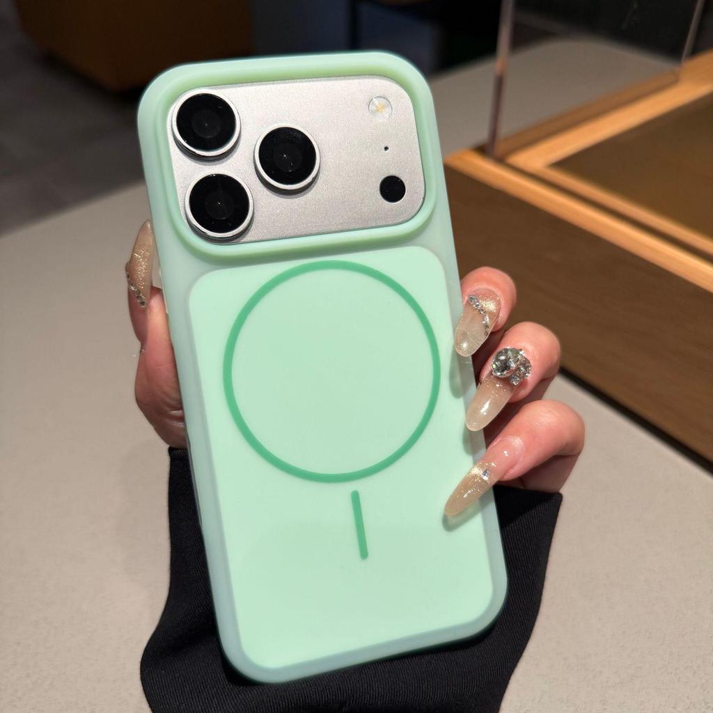 Ice Cream Magnetic Silicone Case for iPhone 15/17 Pro Max - Two-Color Matte Finish