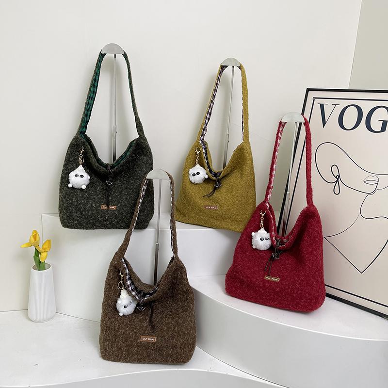 Autumn and Winter Korean Version of Women's Tote Bag Christmas Cute Plush Shoulder Bag Clutch Bag Commuter Fashion Handbag