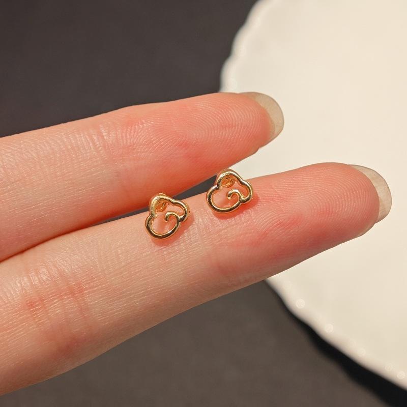 Mini Hollow Rose Cloud Stud Earrings Female French Sweet Delicate Small Sleeping Free Earrings