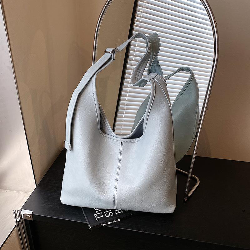 Large-capacity commuter tote bag, new high-end shoulder underarm bag, simple casual women's bag