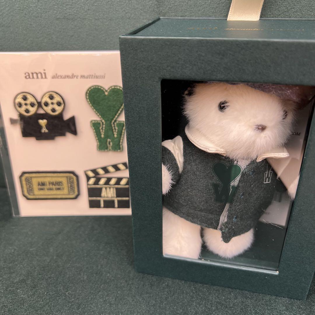 

[Б/У] Коллаборация Чхве У-шика x AMI Кастомный брелок в виде плюшевого мишки с бонусной нашивкой