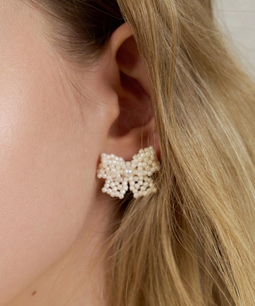 Fantastic Planet Pearl Beads Ribbon Earrings