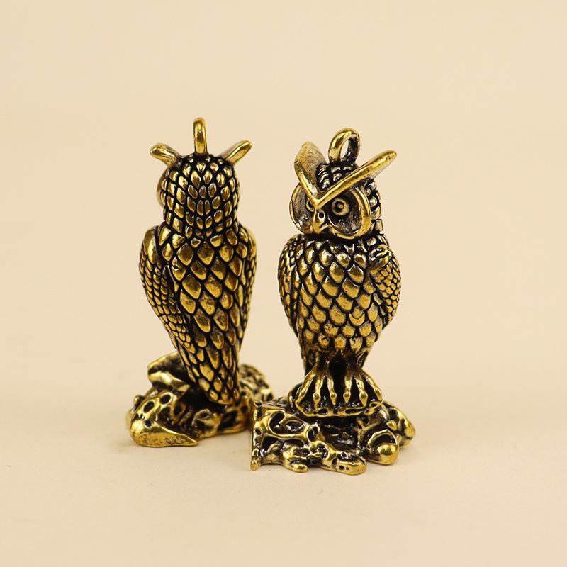 Cultural And Creative Wealth Attracting Owl Brass Ornament, Standing High-End Handicraft Desktop Decoration