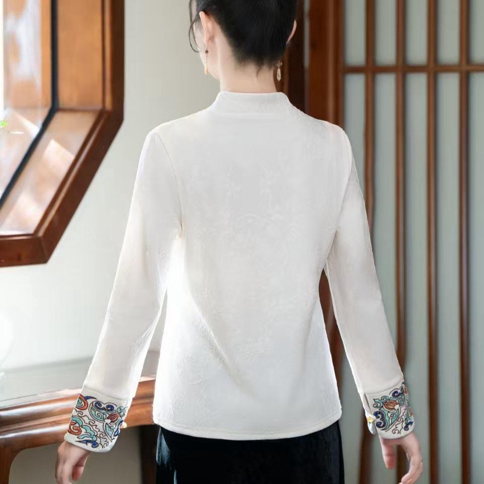 2025 Retro Chinese Frog Button Slimming Embroidered Long Sleeve Top for Middle-Aged and Elderly Mothers