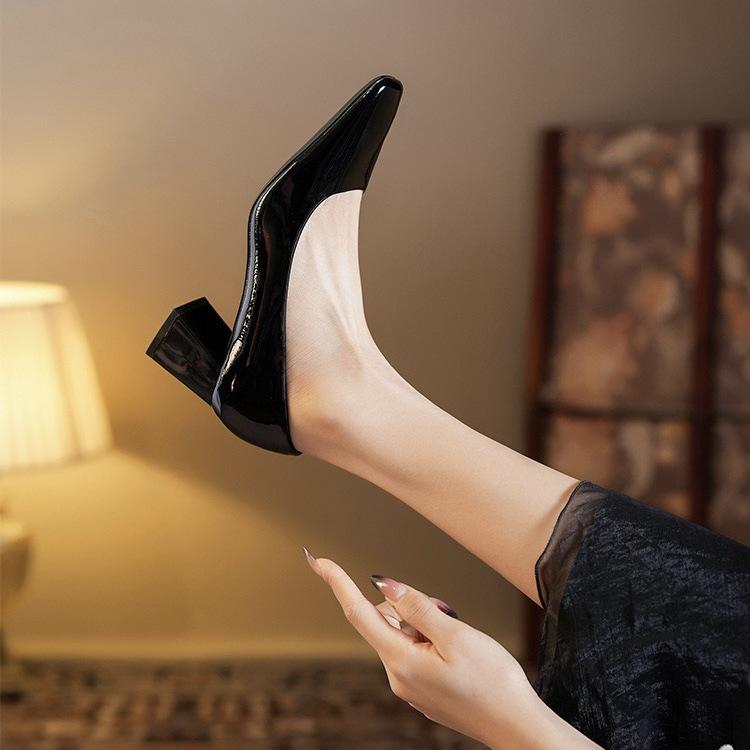 Thick heel retro high heels 2025 new spring and autumn soft leather shallow mouth Internet celebrity fashion black versatile square head single s