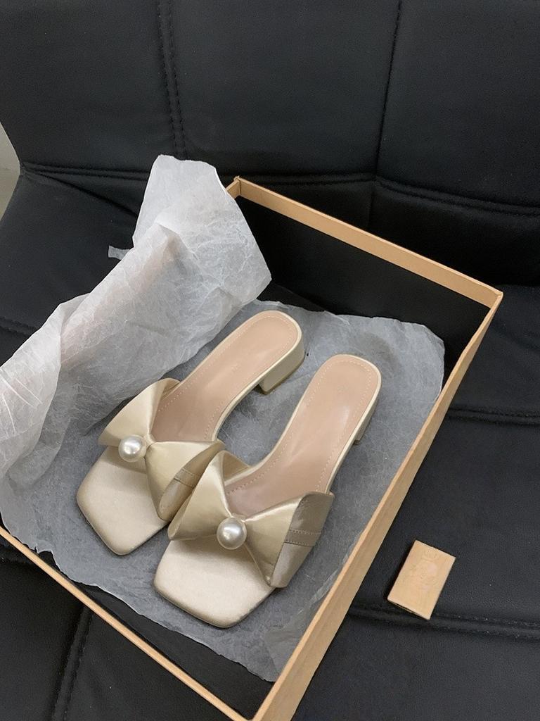 Pink fairy pearl bow thick heel cool slippers female summer wear fashion slippers 2025 summer new