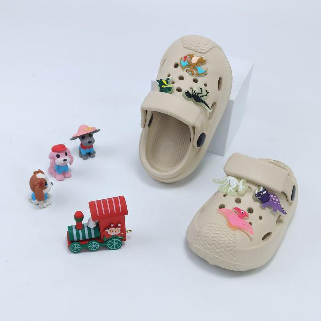 2025 Summer Kids' Soft Sole Trendy EVA Hole Shoes for Outdoors & Indoors