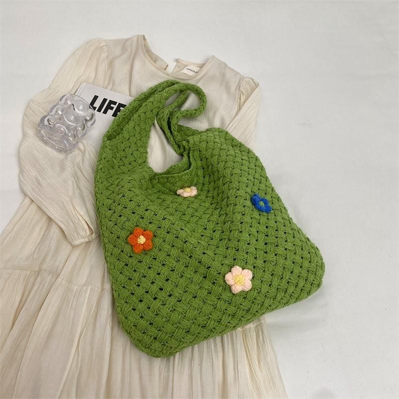 Fashionable Woven Tote Bag For Women In Large Size Ideal For Daily Use And Versatile