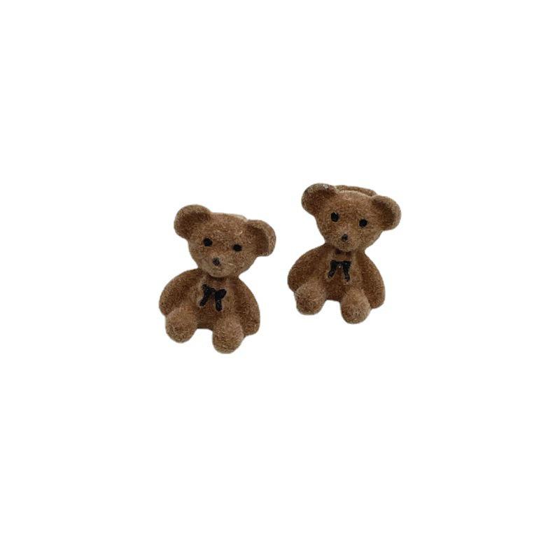 Korean Bear Plush Earrings - Cute Three-Dimensional Childlike Ear Clips for Women, Autumn/Winter Collection.