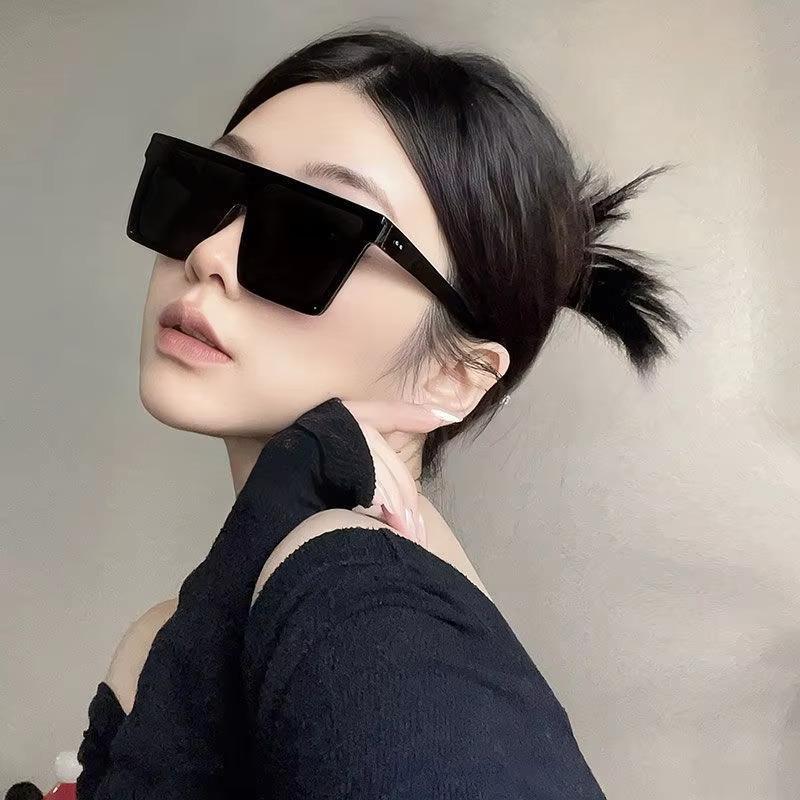 Square Frame Sunglasses for Men Women Fashion Trend Vintage UV Protection Black Silver Cool Sun Glasses Male Ladies Eyewear 2026