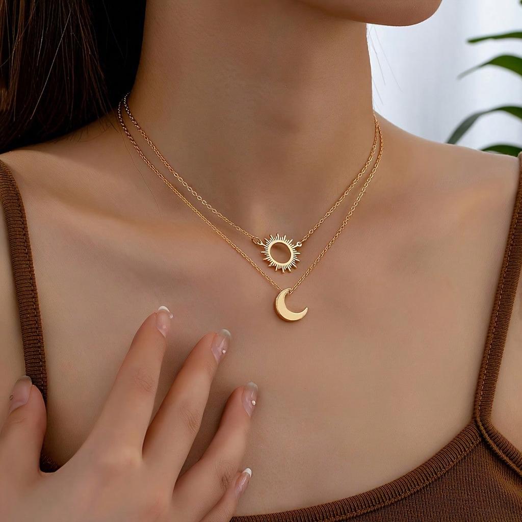 2pcs Sun & Moon Pendant Necklace Set - Vintage & Minimalist Style, Iron Crafted Bohemia Jewelry Gift, Perfect for Women Men Casual Attire