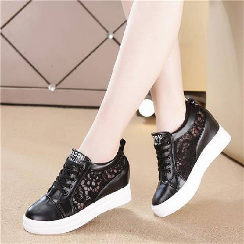 

Дышащие туфли на скрытой платформе, маленькие белые туфли 2025, новые белые, весенне-летние, универсальные женские дорожные туфли, повседневная спортивная обувь 40