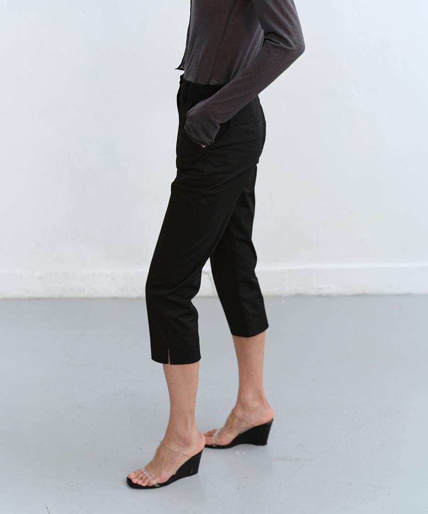 Loutaideu Classic Capri Pants [Black]